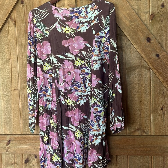 O Neill dress,  long sleeve with a button to adjust - Picture 6 of 8